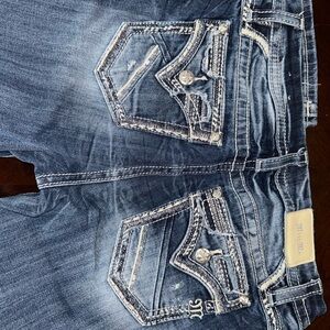 Stylish Blue Denim Jeans with Embroidered Pockets